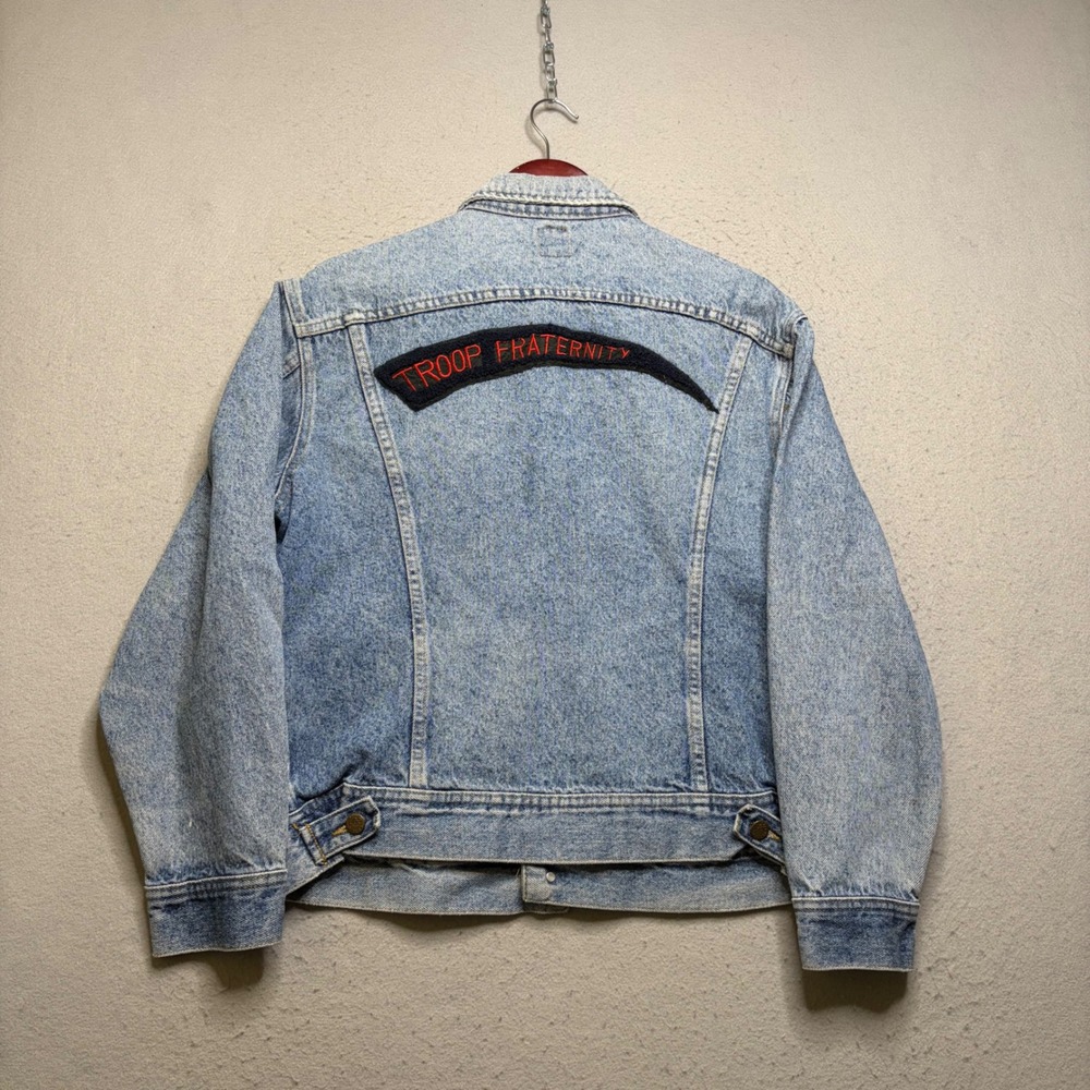 Lee Denim Jacket Mens 46 Blue Vintage 80s Trucker Distressed Acid Wash Patched - Picture 3 of 16